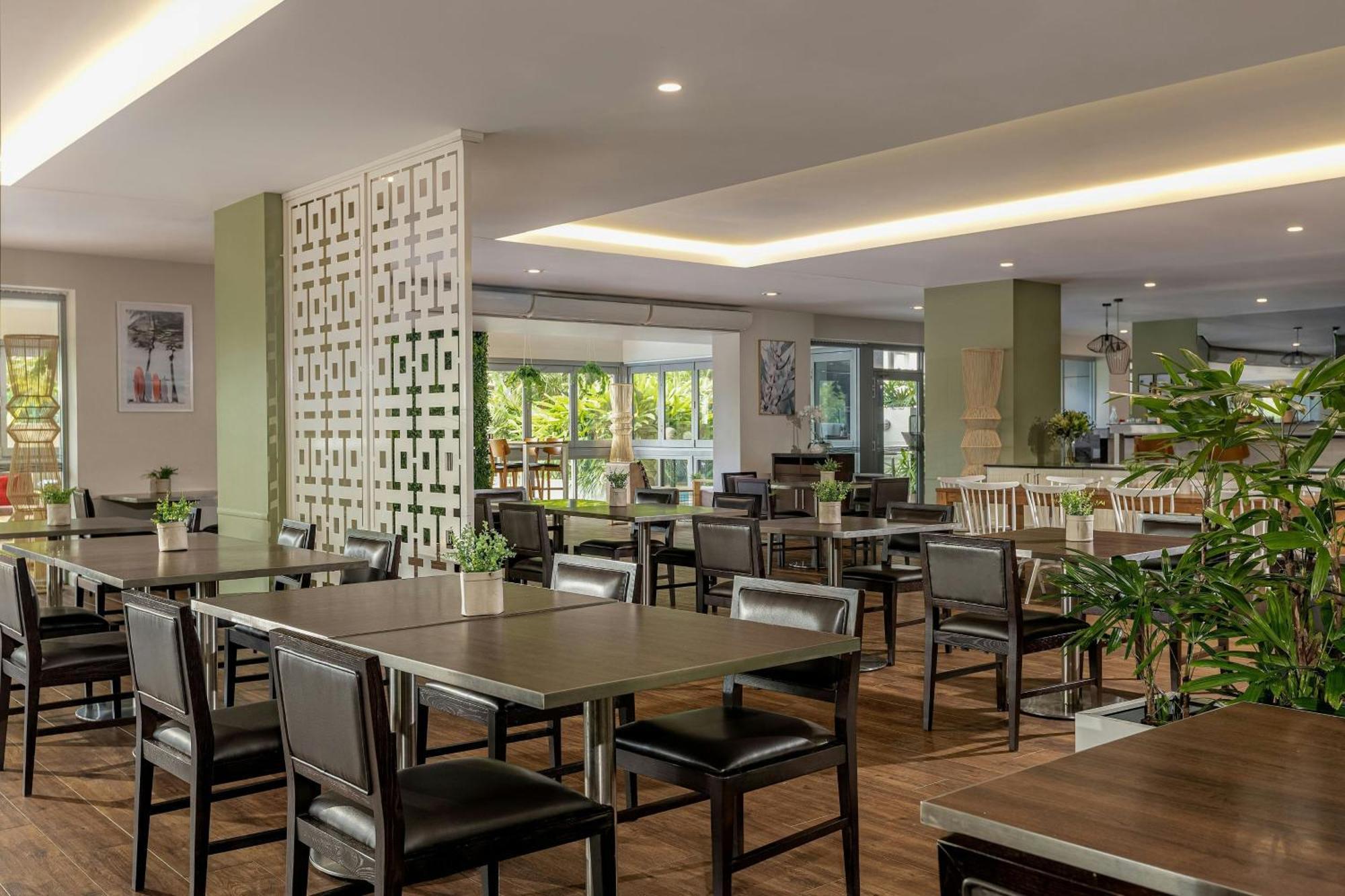 Courtyard By Marriott Hotel